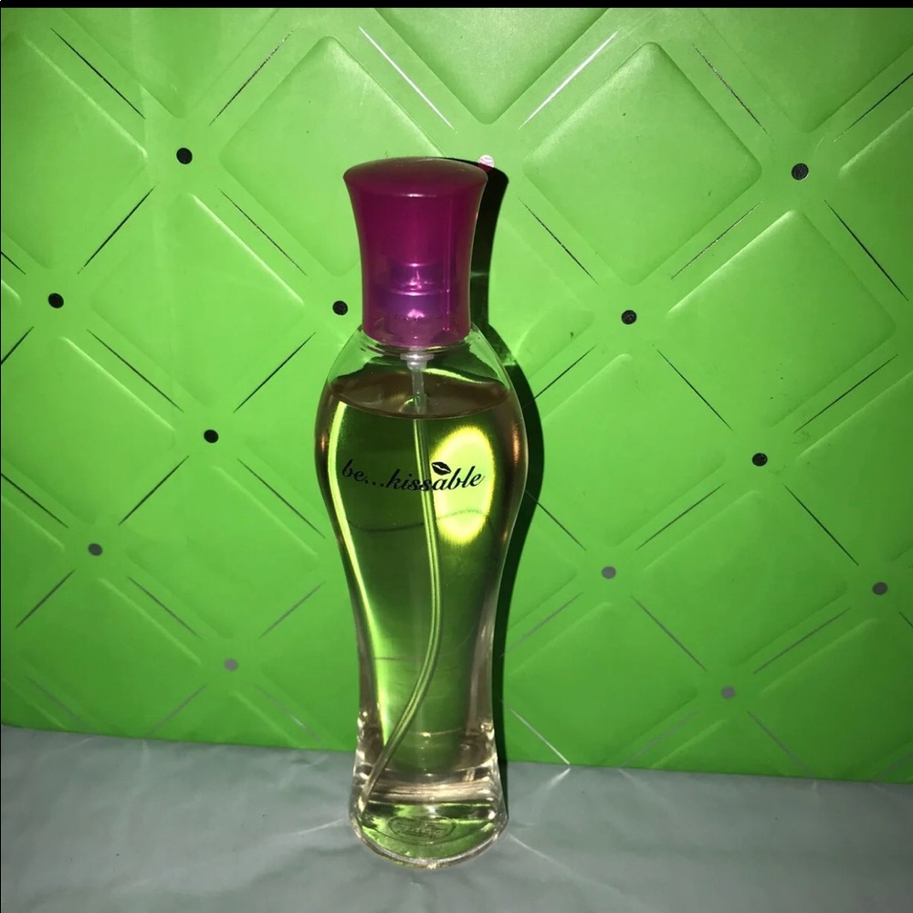 Avon Be kissable